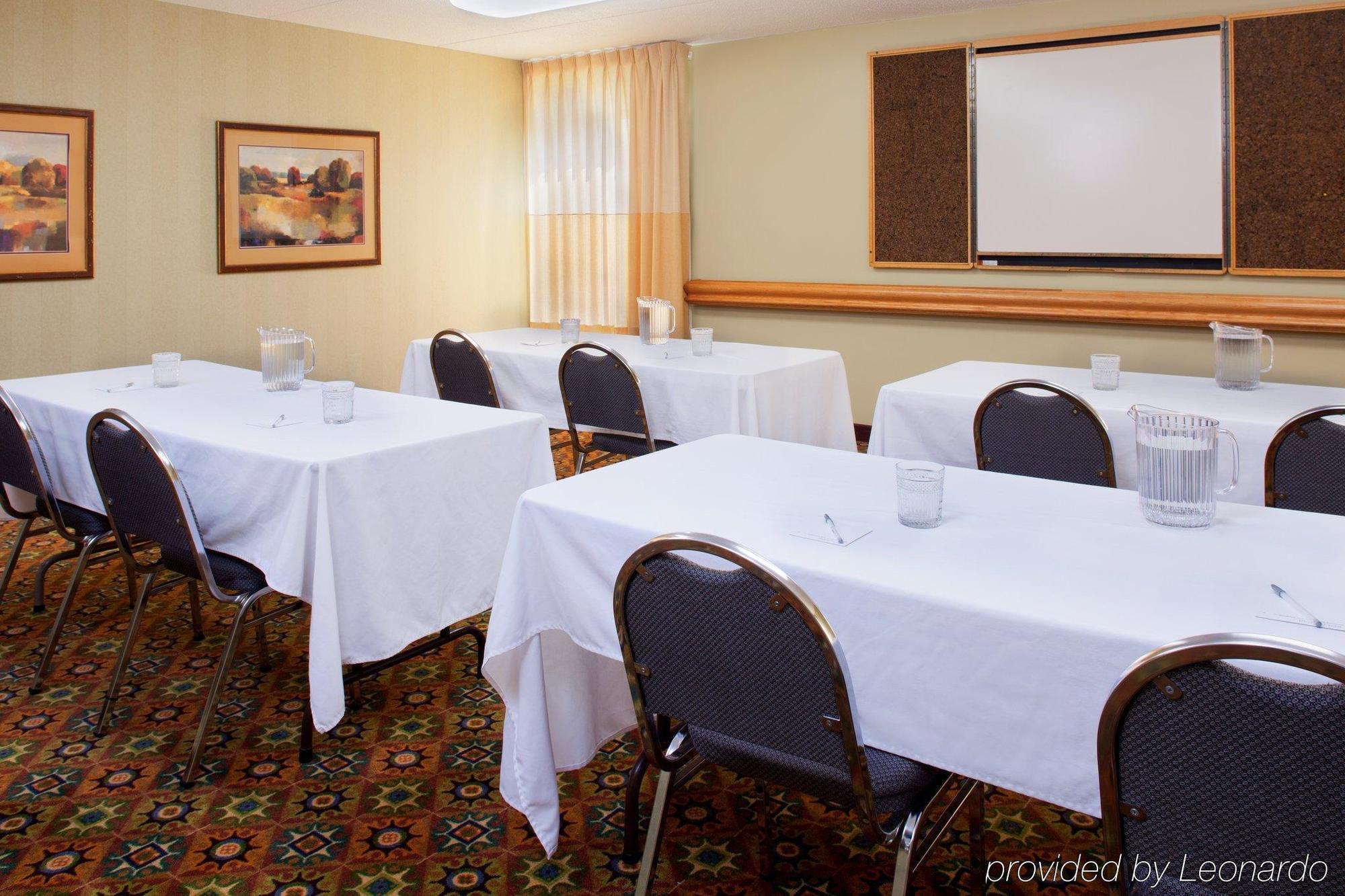 Quality Inn Florissant-St Louis Ανέσεις φωτογραφία