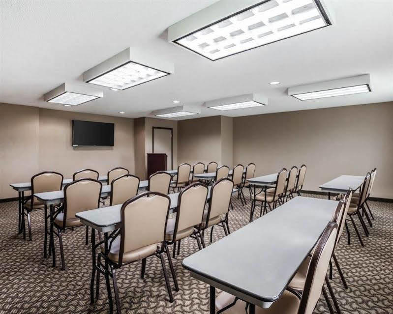 Quality Inn Florissant-St Louis Εξωτερικό φωτογραφία